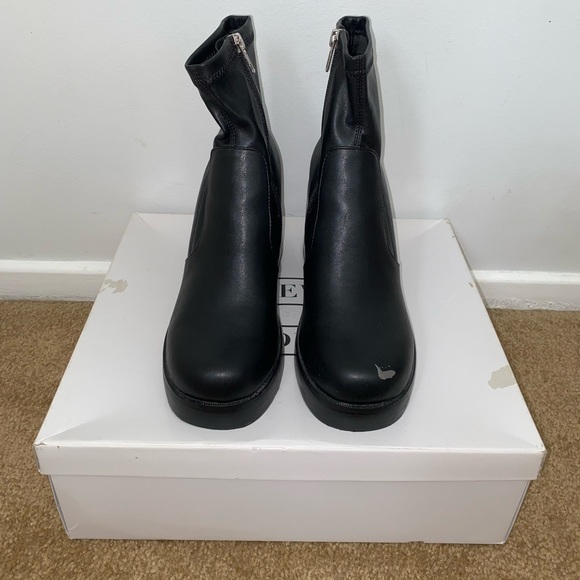 Steve Madden Hooper Boots - Picture 3 of 4